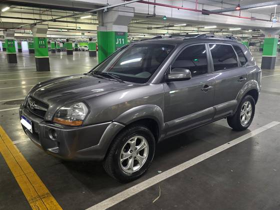 HYUNDAI TUCSON 2.0 MPFI GLS 16V 143CV 2WD FLEX 4P AUTOMÁTICO HYUNDAI TUCSON 2.0 MPFI GLS 16V 143CV 2WD FLEX 4P AUTOMÁTICO